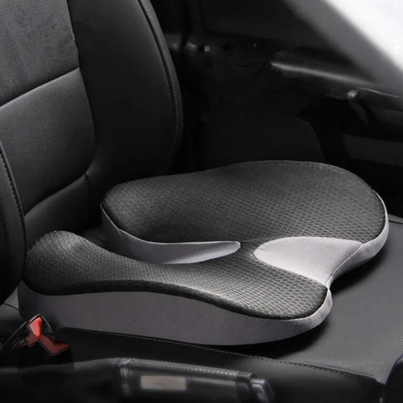 Ergonomisches Autokissen – Entlastet Steißbein und Prostata | ErgoSeat™